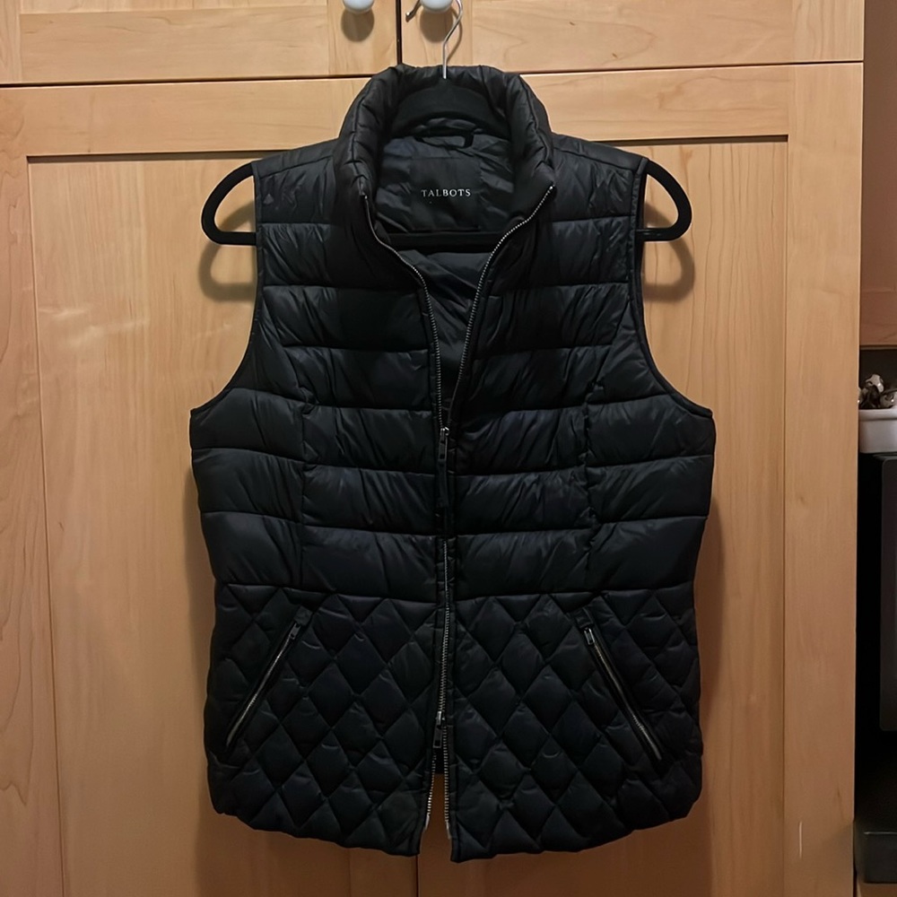 Talbots fitted winter vest. Double zipper. Waist detail.